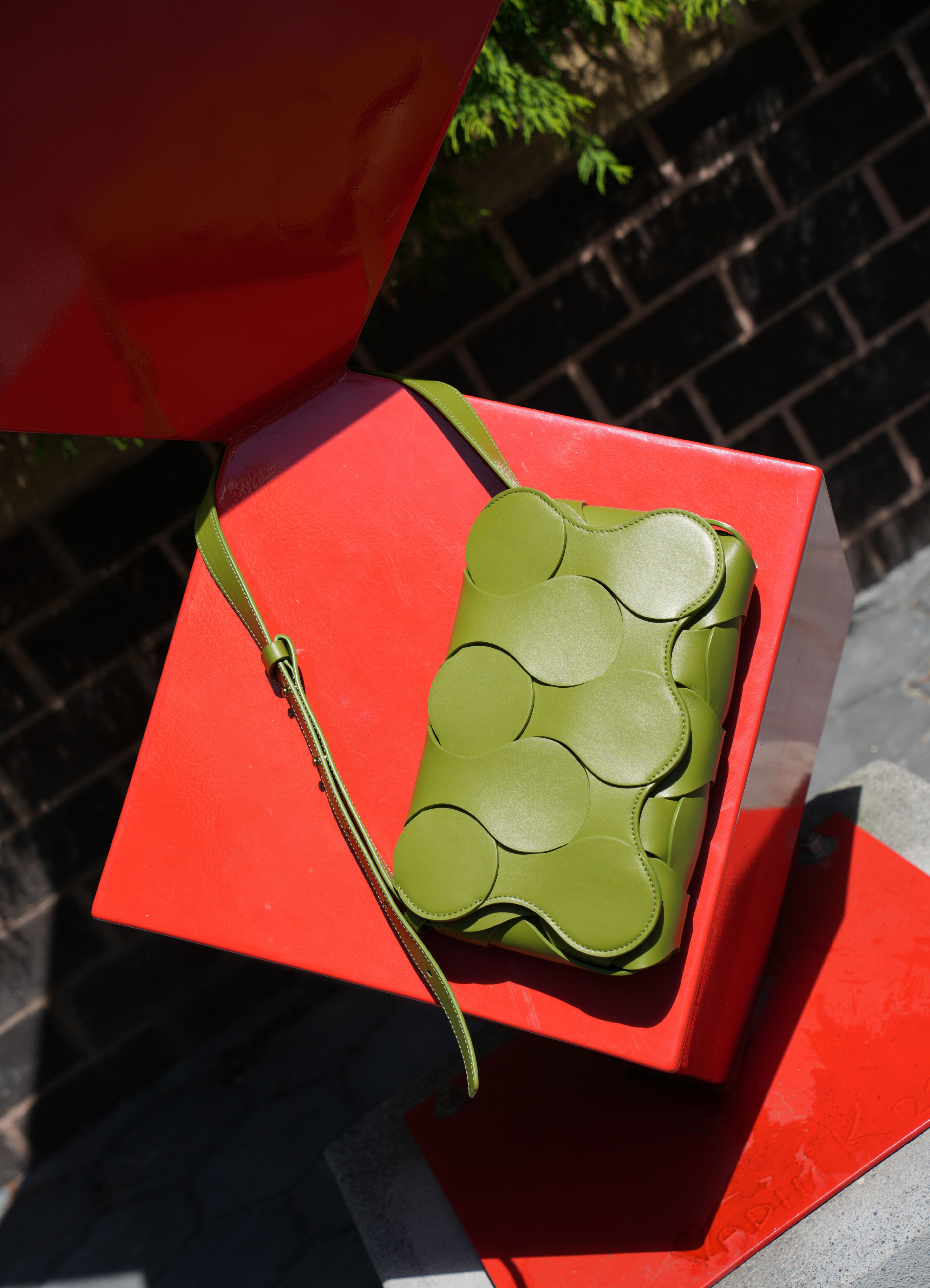 DOOZ green bag on cube