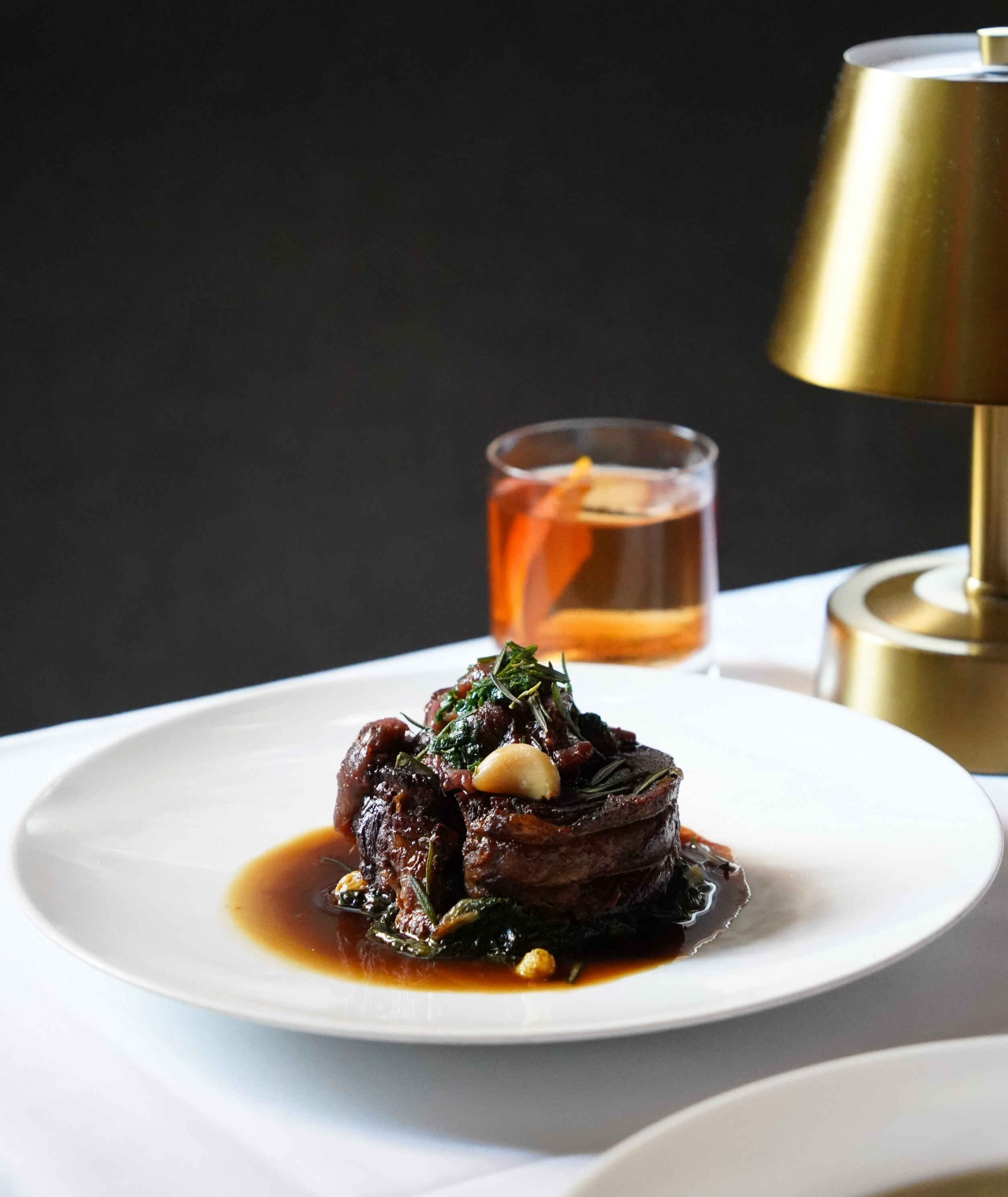 Braised lamb with gold lamp